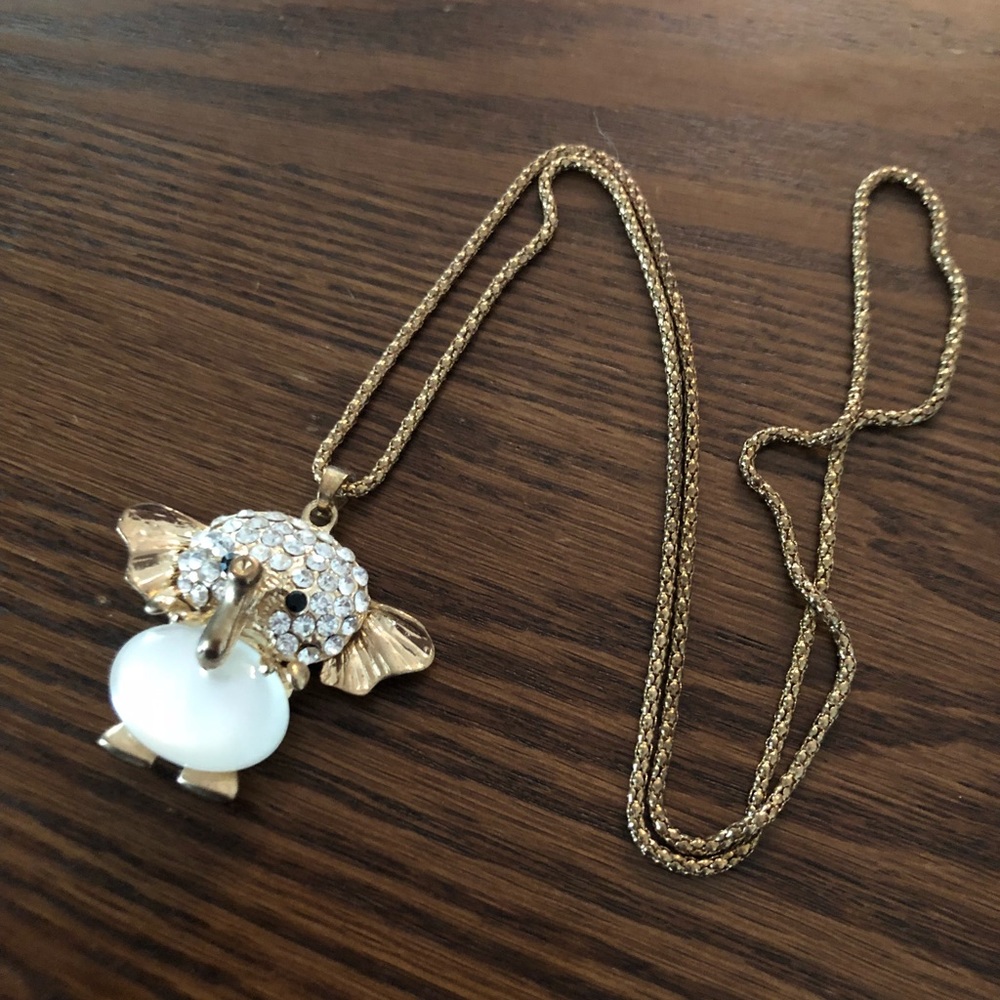 White and Gold Elephant Pendant Necklace